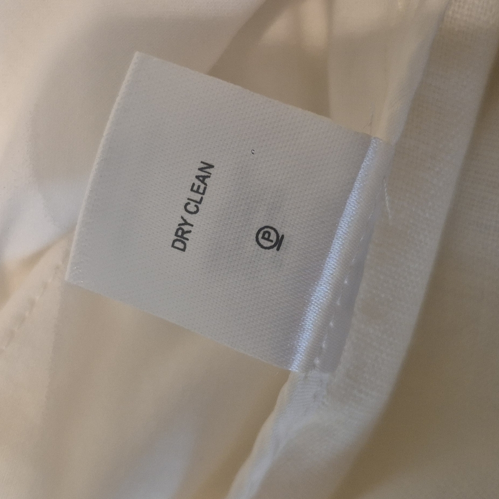 L'ACADEMIE Linen Shorts, Revolve, Size Large, Cream Color. - Picture 5 of 6
